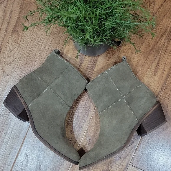 Madewell Khaki Suede Ankle Booties - Picture 2 of 12